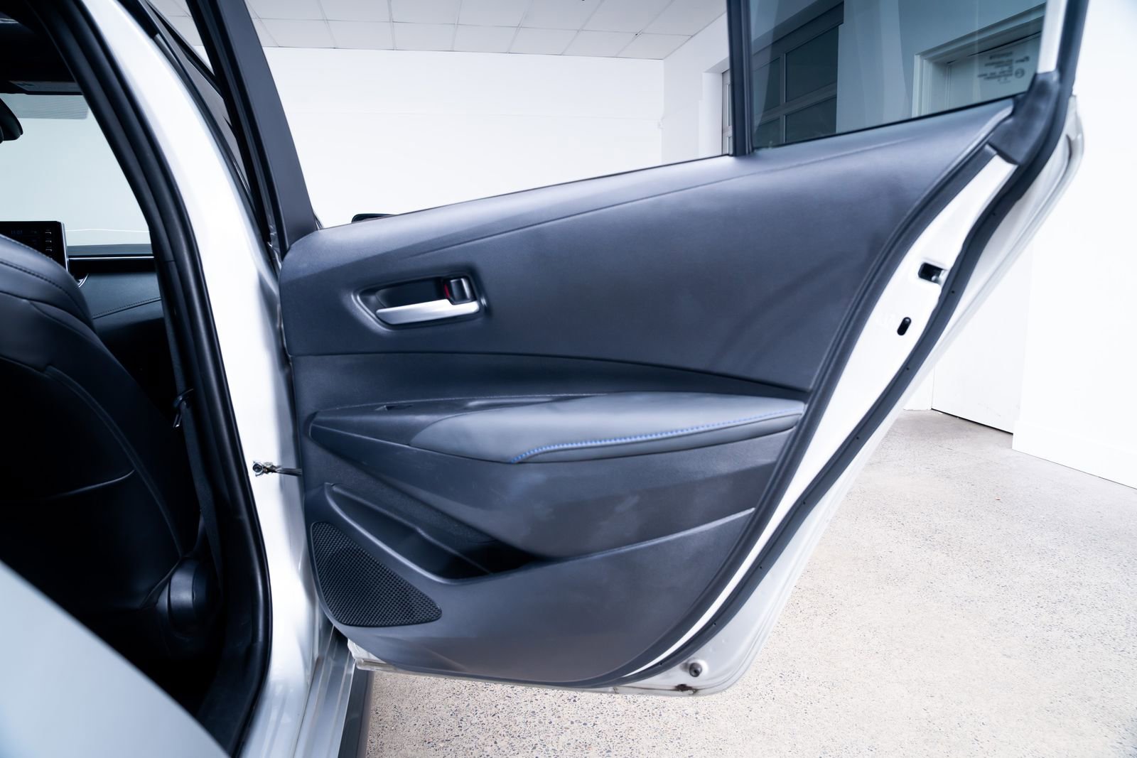 Used 2022 Toyota Corolla XSE w/ Carpet Mat Package (TMS) FWD image 21