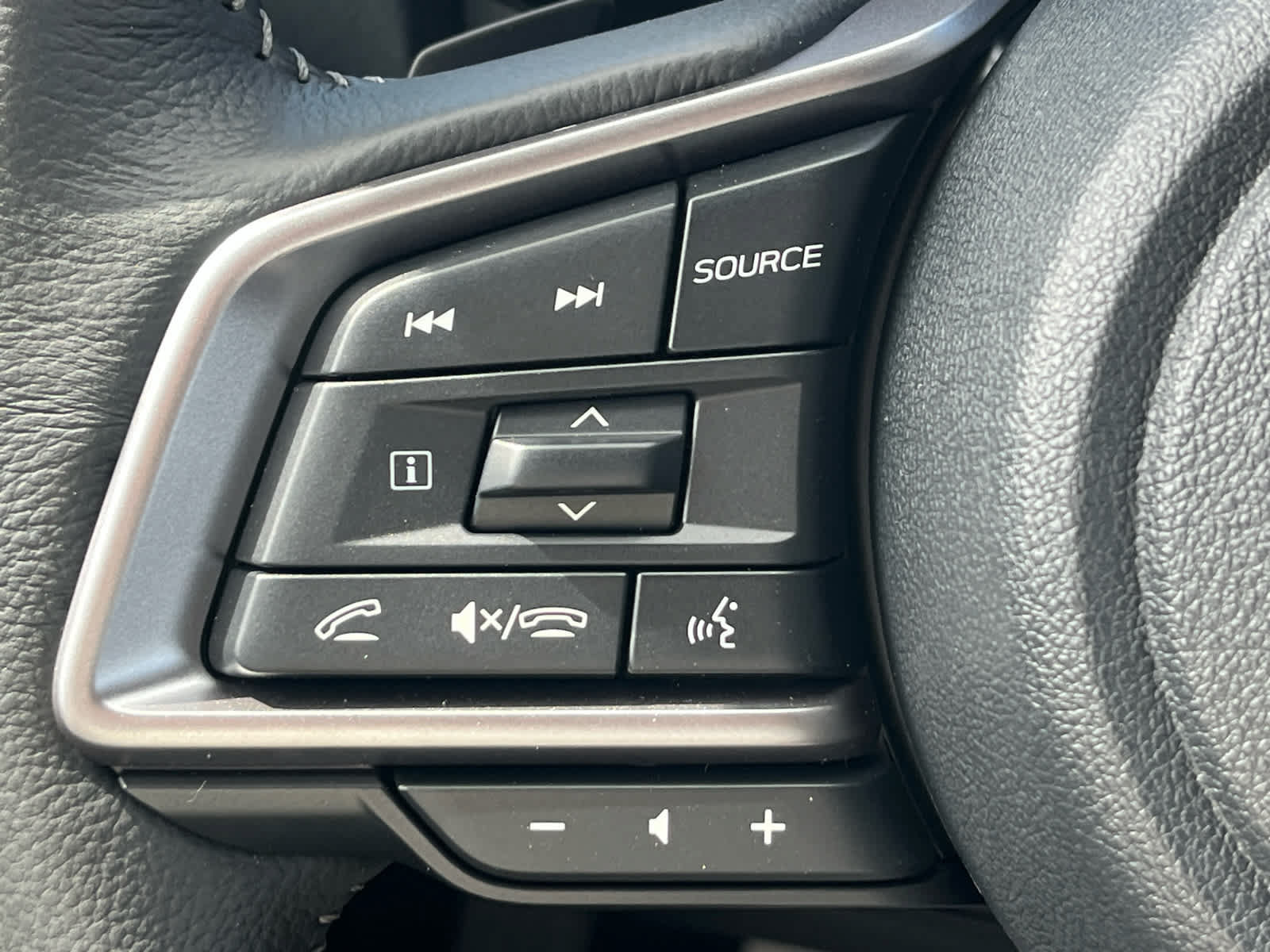 New 2026 Subaru Ascent Limited AWD/4WD image 15