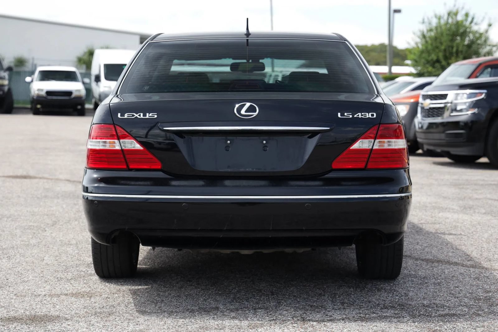Used 2004 Lexus LS 430 RWD image 4