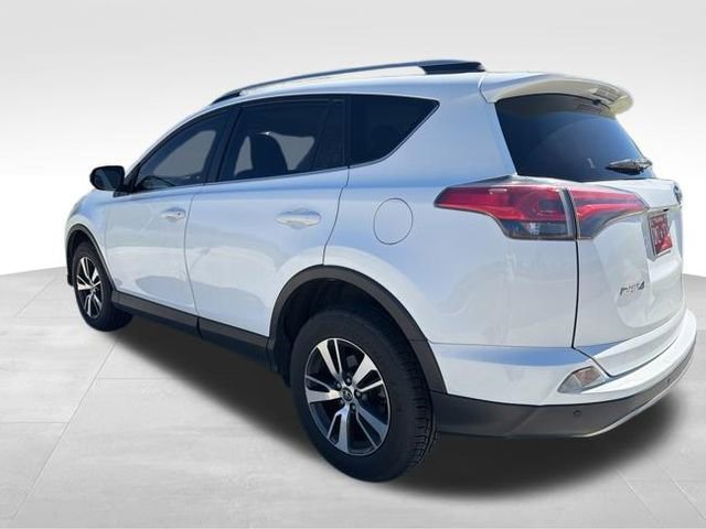 Used 2018 Toyota RAV4 XLE FWD image 6