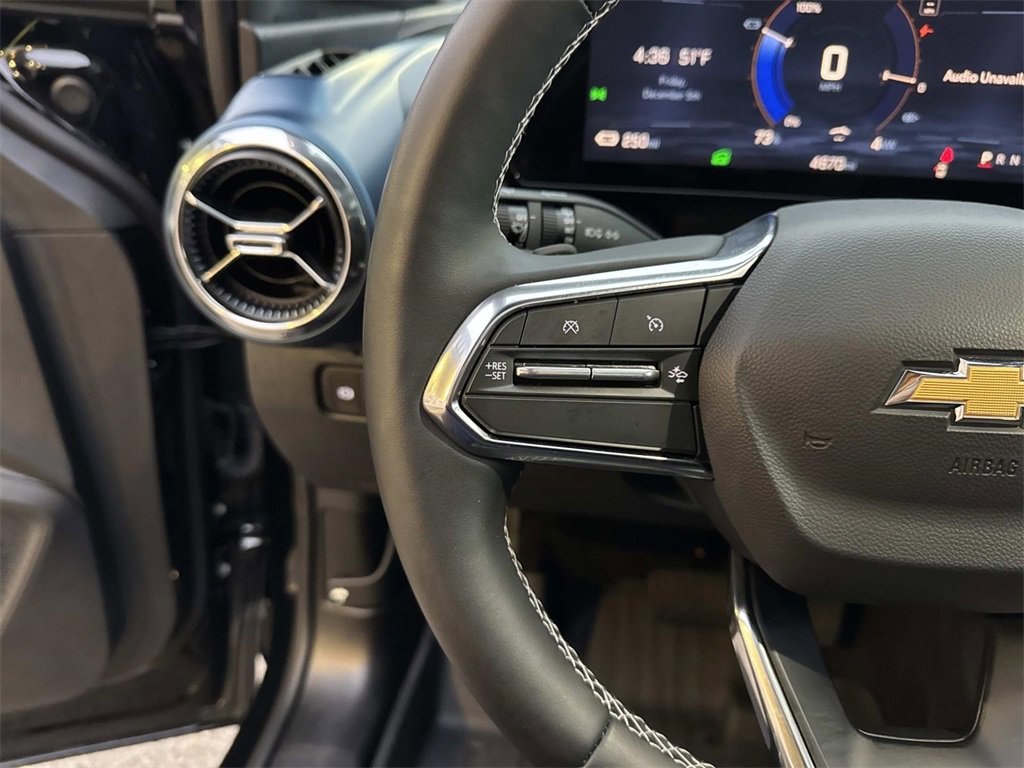 Used 2025 Chevrolet Equinox EV LT w/ Convenience Package II image 23