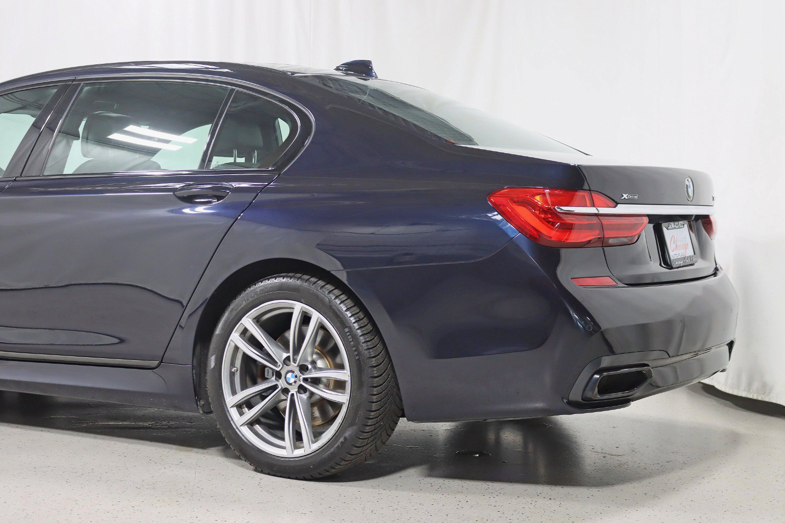 Used 2019 BMW 750i xDrive w/ M Sport Package AWD/4WD image 9