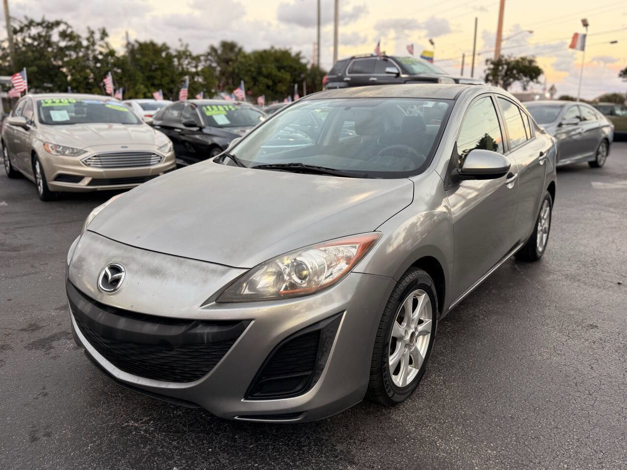 Used 2010 MAZDA MAZDA3 i Touring image 3