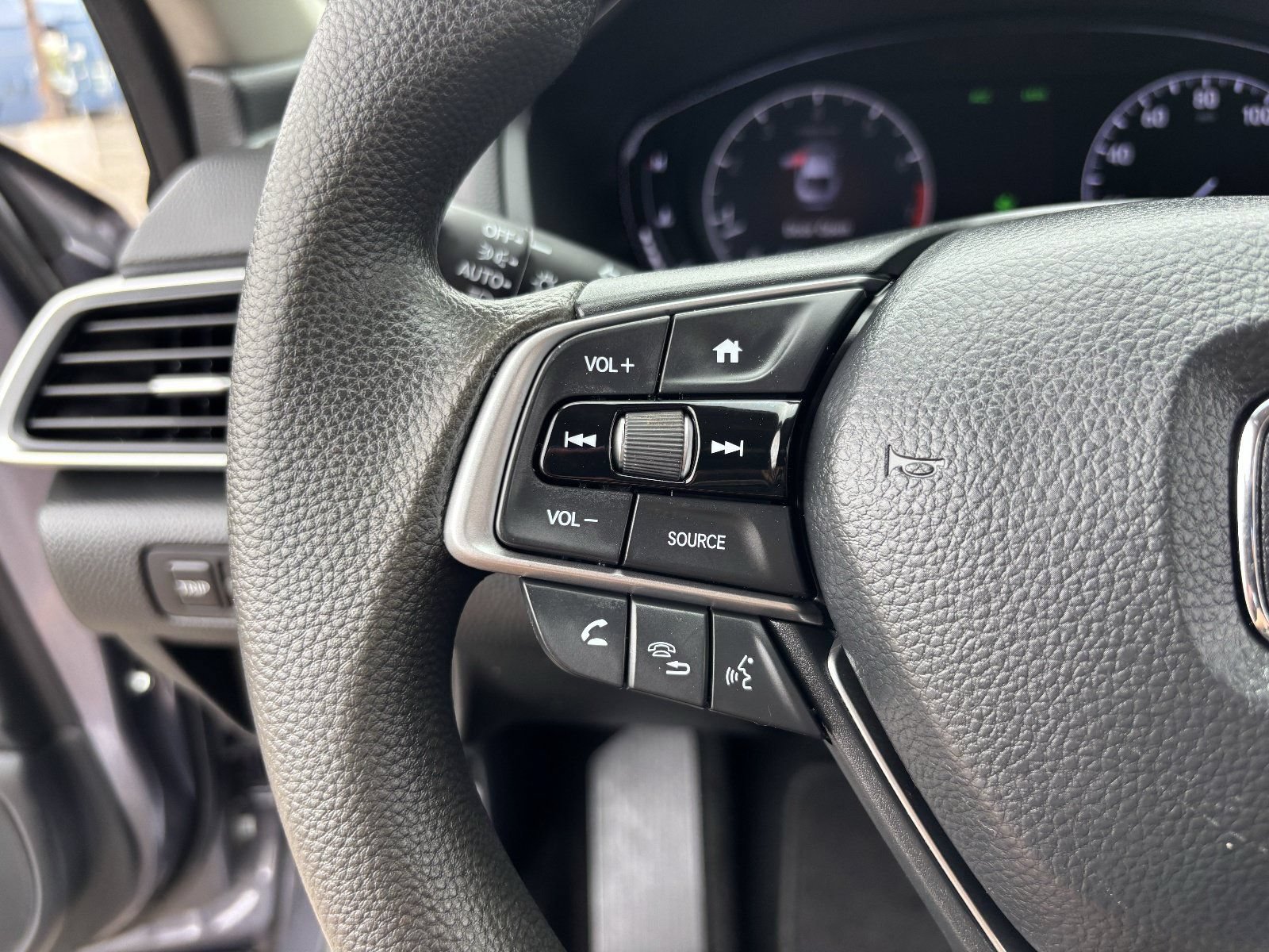 Used 2020 Honda Accord LX image 30