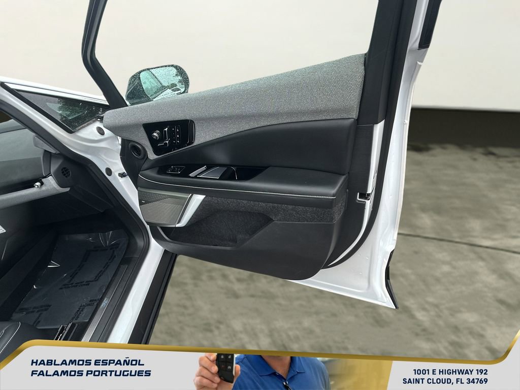Used 2025 Cadillac Optiq Luxury 2 w/ LPO, Floor Liner Package AWD/4WD image 30