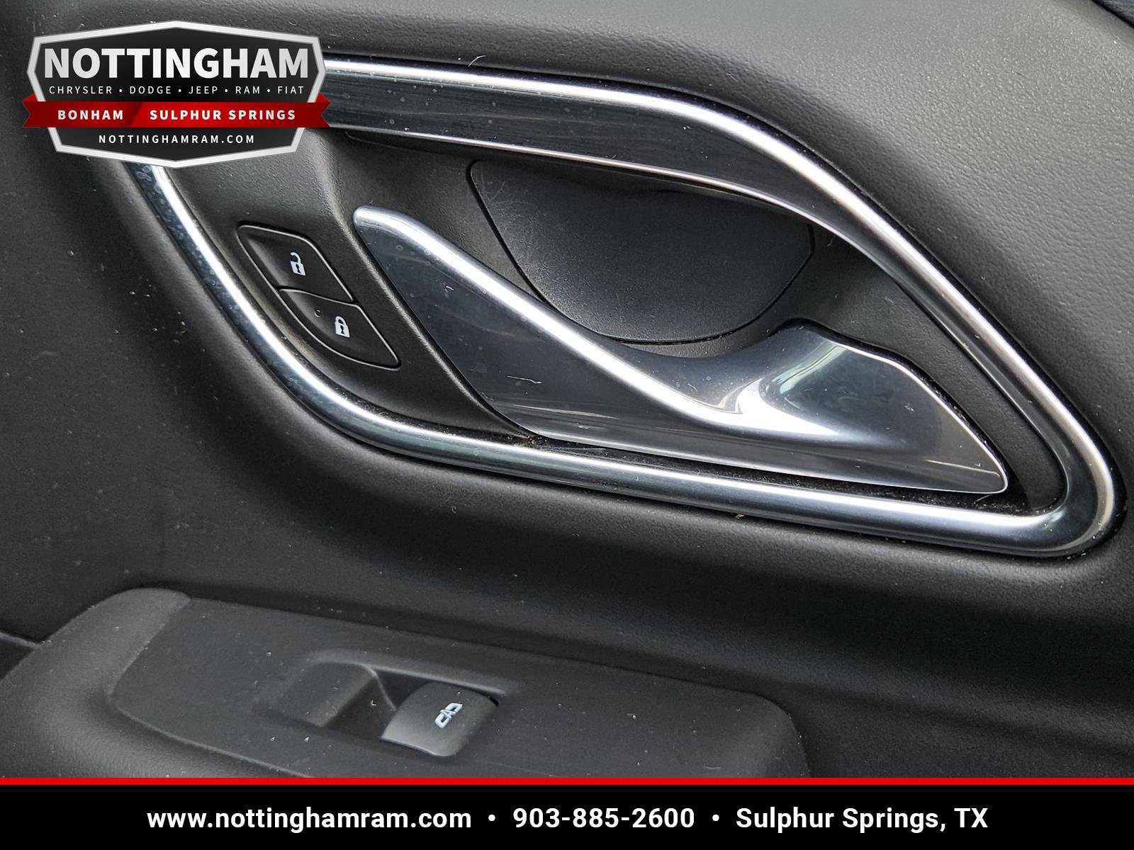 Used 2024 GMC Yukon SLT RWD image 33
