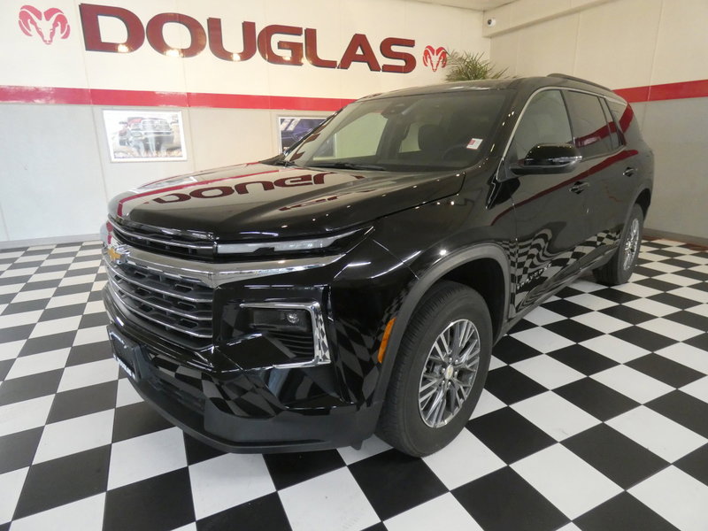 Used 2025 Chevrolet Traverse LT