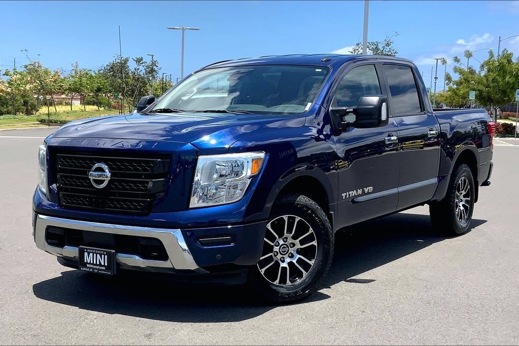 Used 2020 Nissan Titan SV w/ SV Convenience Package RWD image 2