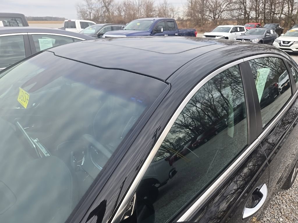 Used 2019 Kia K900 Luxury w/ VIP Package image 3