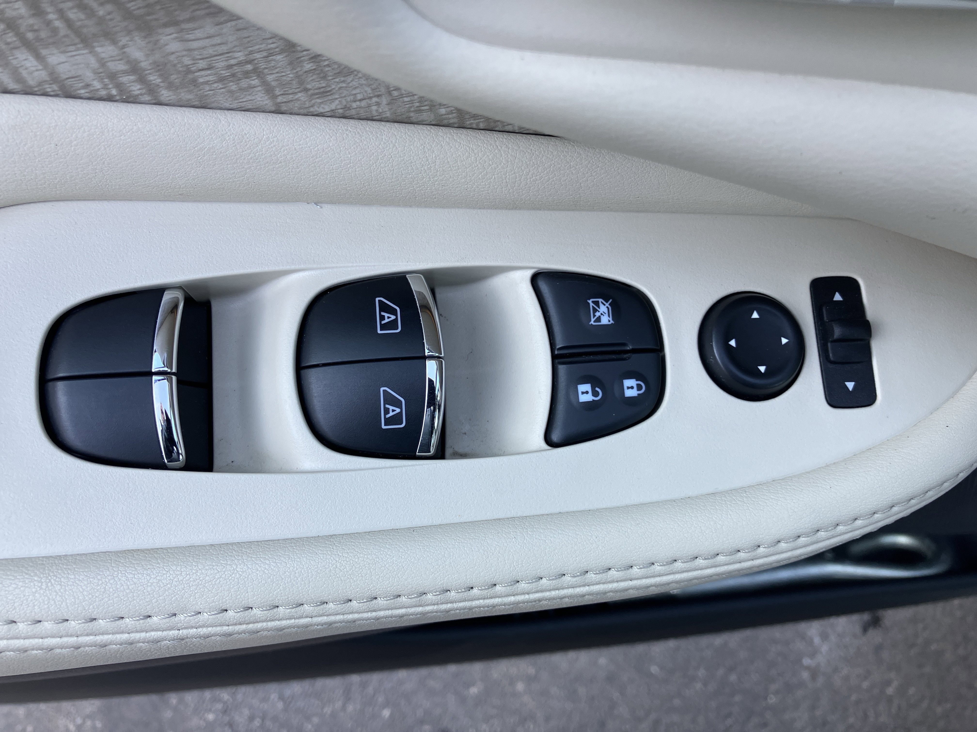 Used 2020 Nissan Murano SL image 18