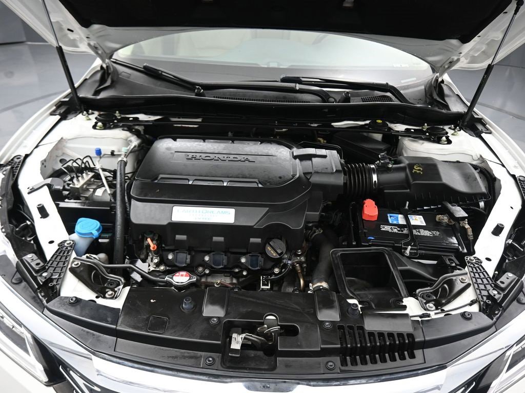 Used 2017 Honda Accord Touring image 52