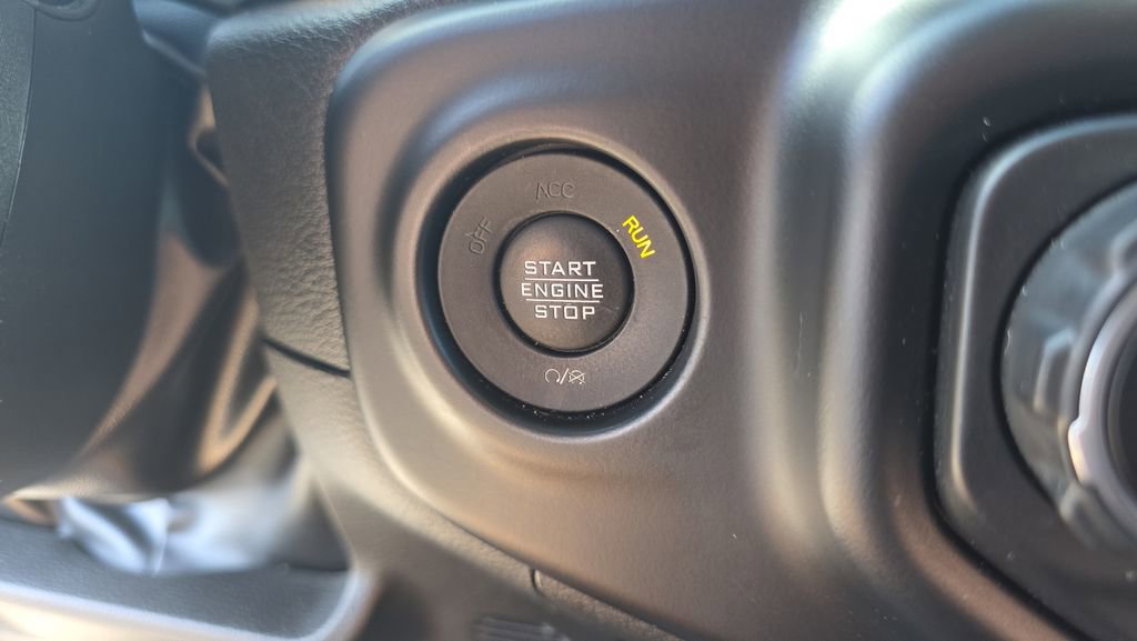 Used 2023 Jeep Gladiator Sport AWD/4WD image 31