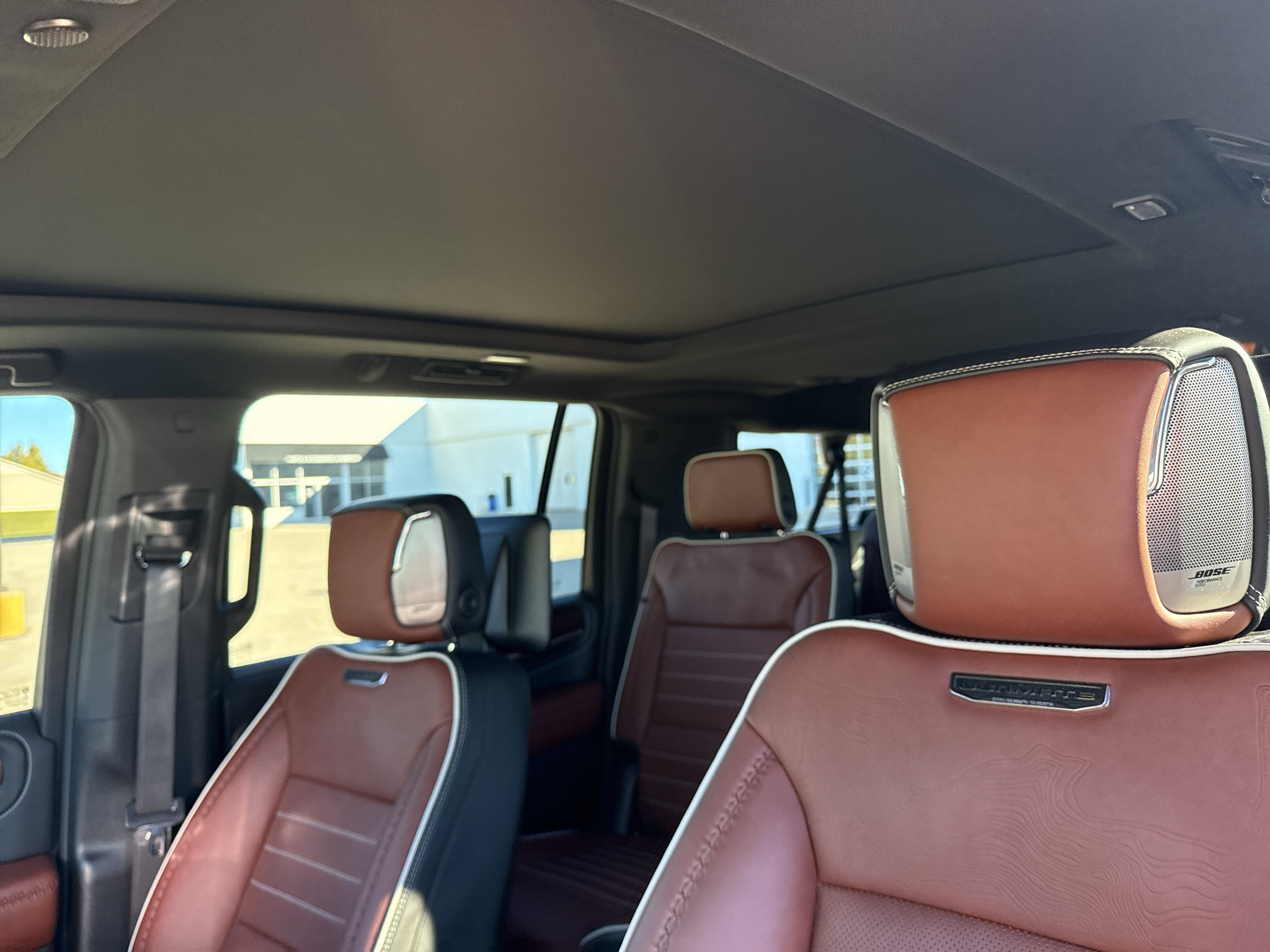 Used 2024 GMC Yukon XL Denali Ultimate AWD/4WD image 5