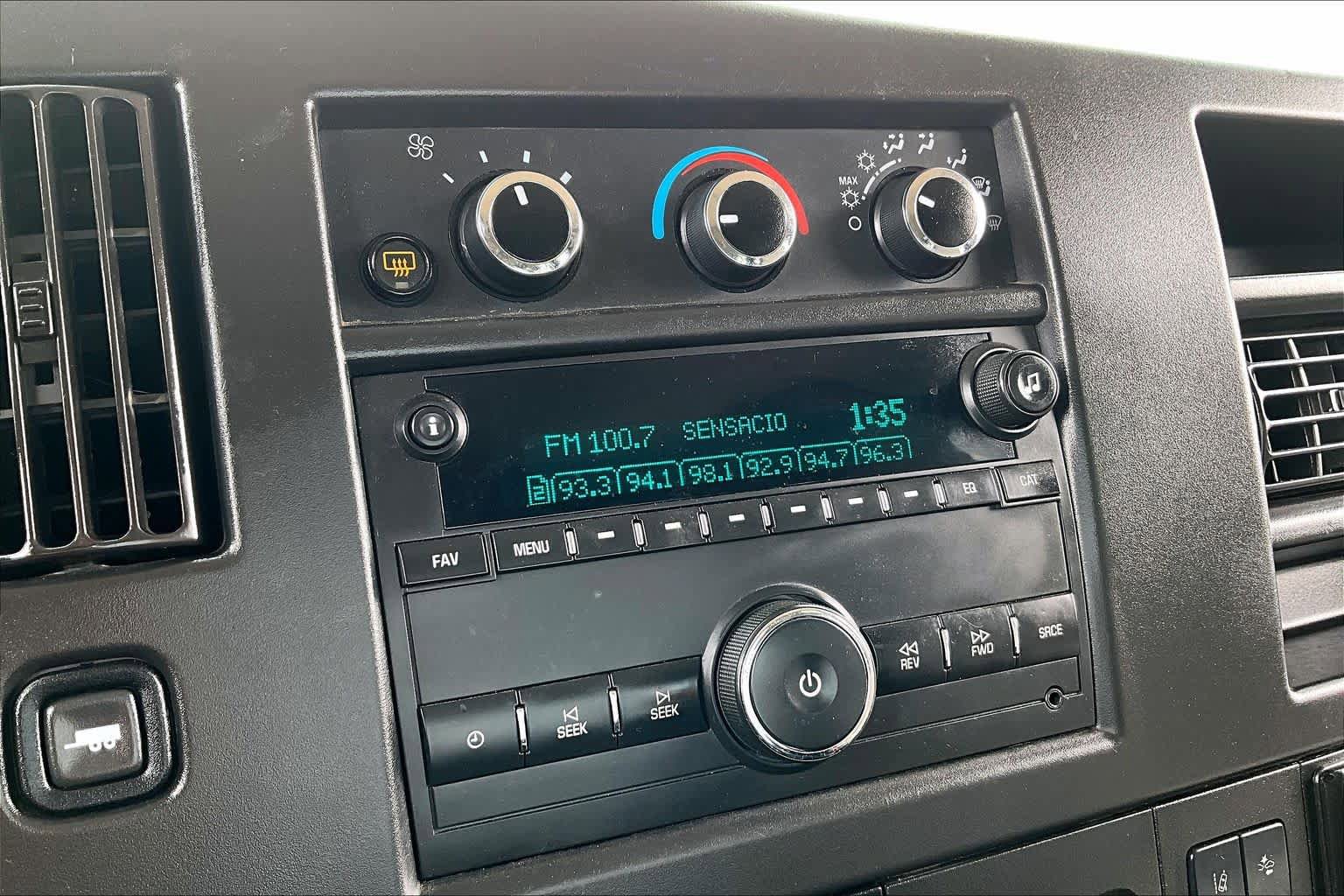 Used 2021 Chevrolet Express 3500 LT w/ LT Preferred Equipment Group image 30