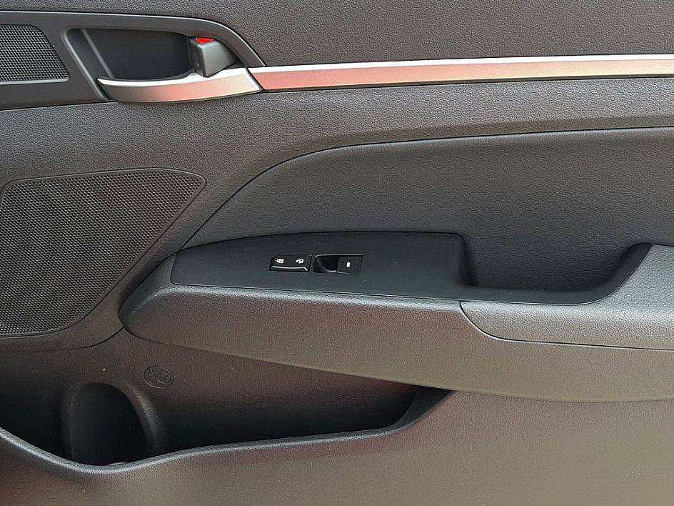 Used 2017 Hyundai Elantra Limited image 22