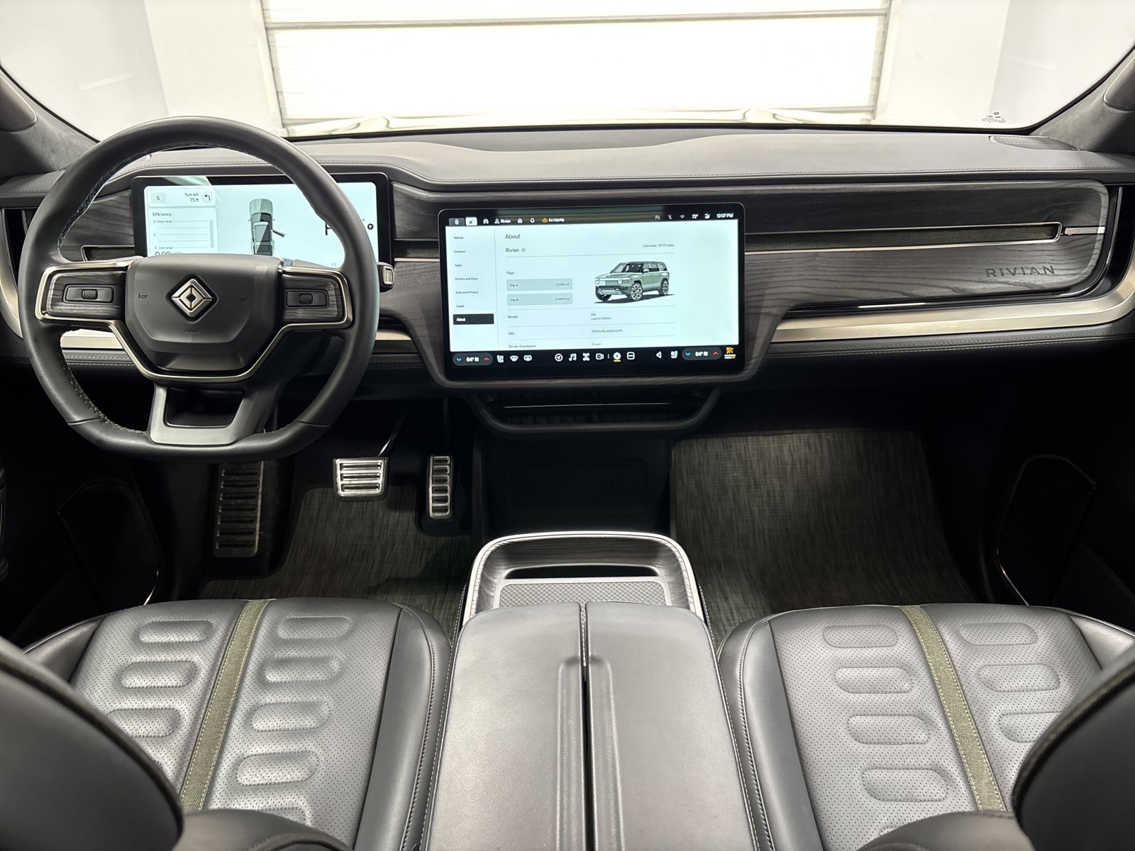 Used 2022 Rivian R1S Launch Edition image 27