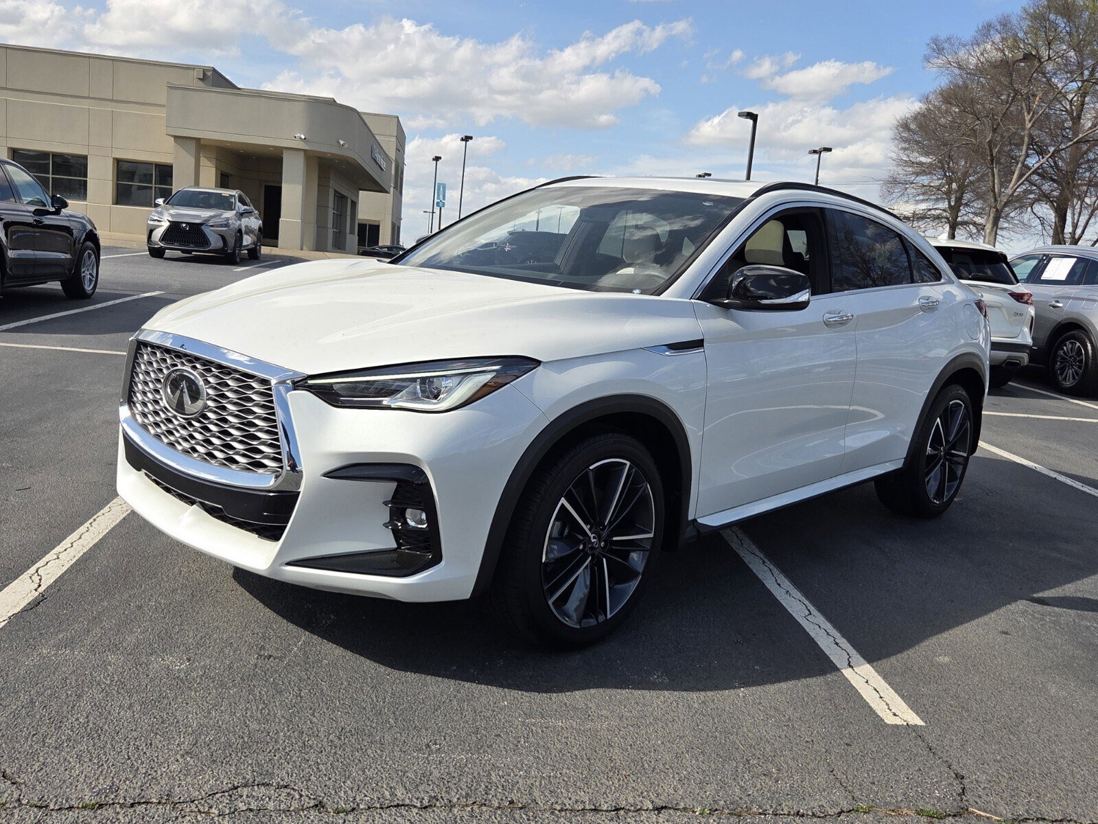 Certified 2025 INFINITI QX55 Luxe w/ Cargo Package image 1