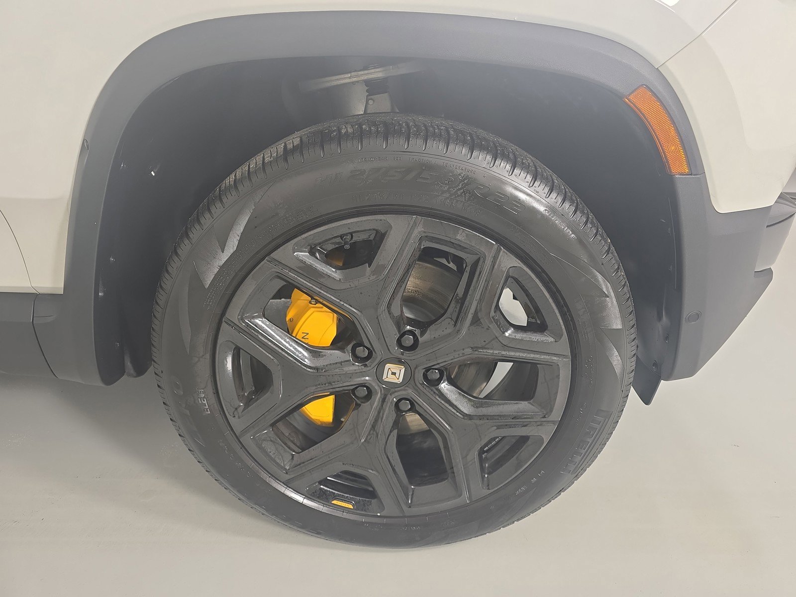 Used 2024 Rivian R1S Adventure image 11