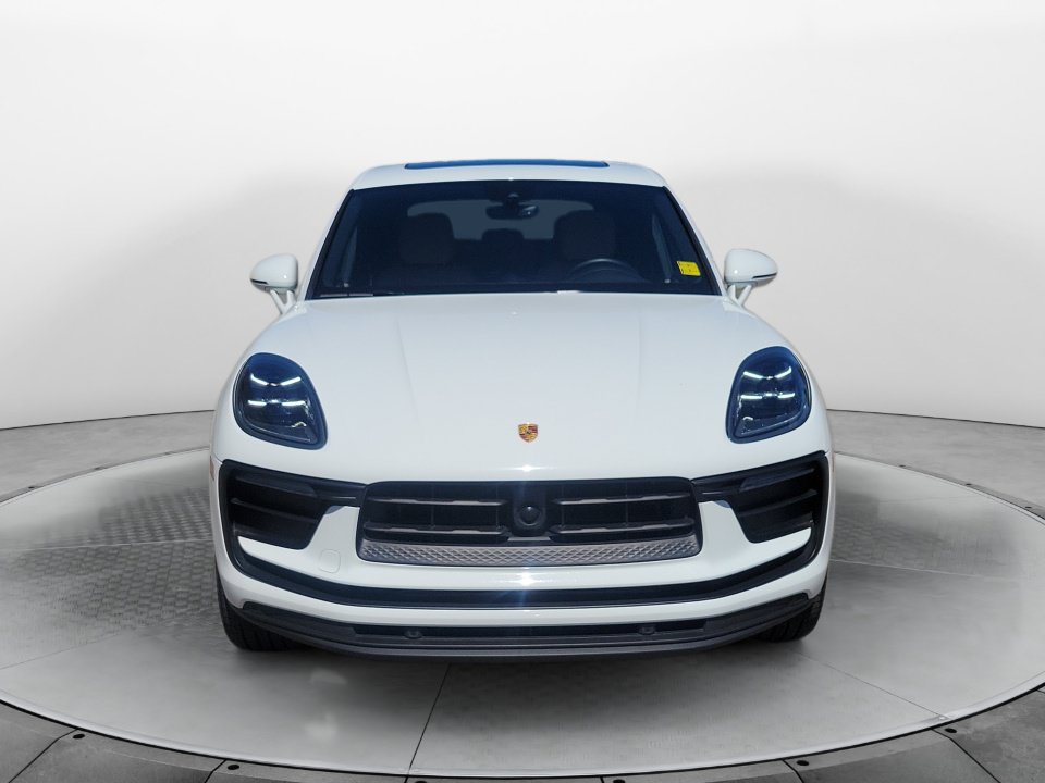 Used 2023 Porsche Macan AWD/4WD image 2