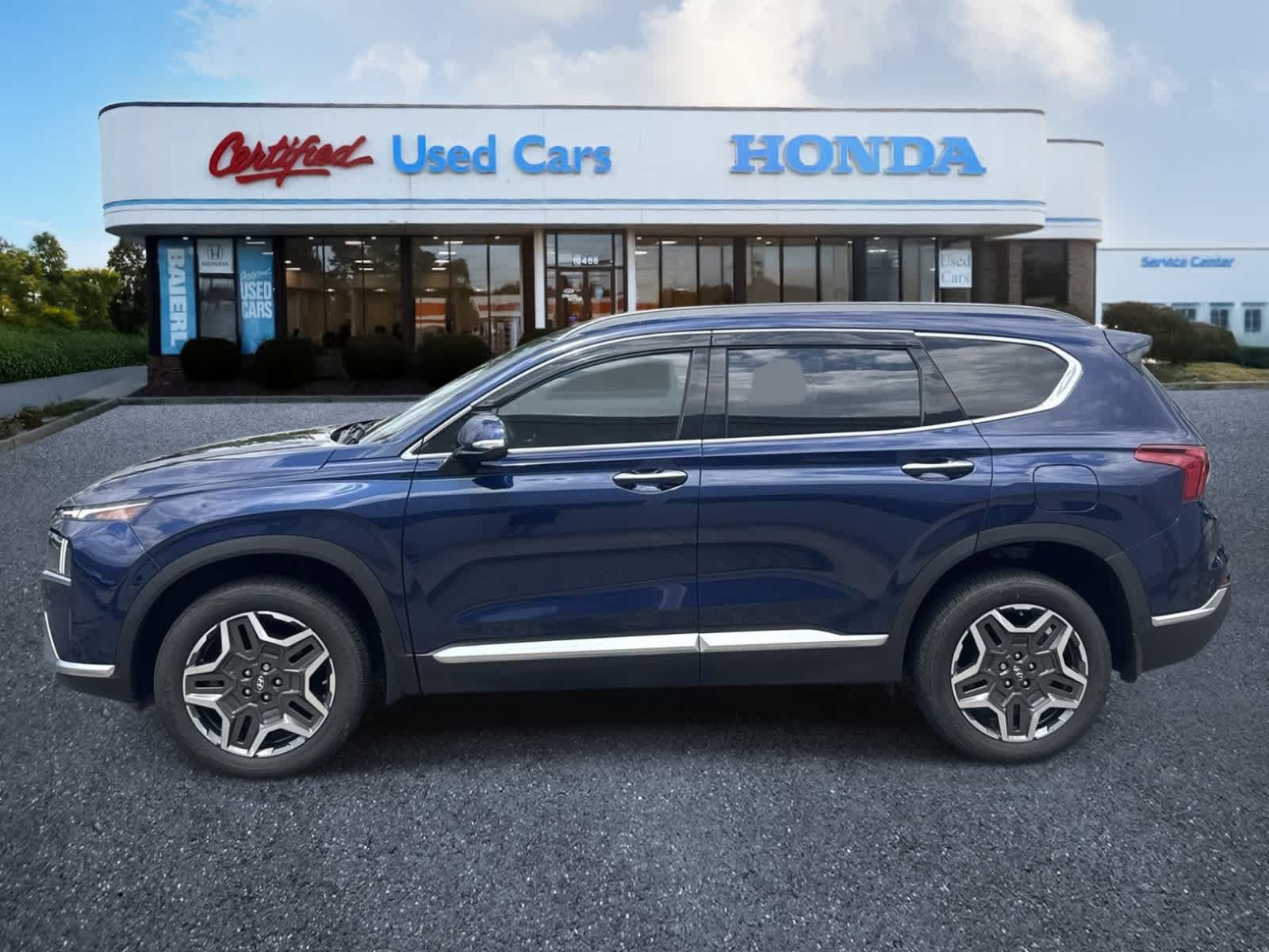 Used 2023 Hyundai Santa Fe Limited AWD/4WD image 2