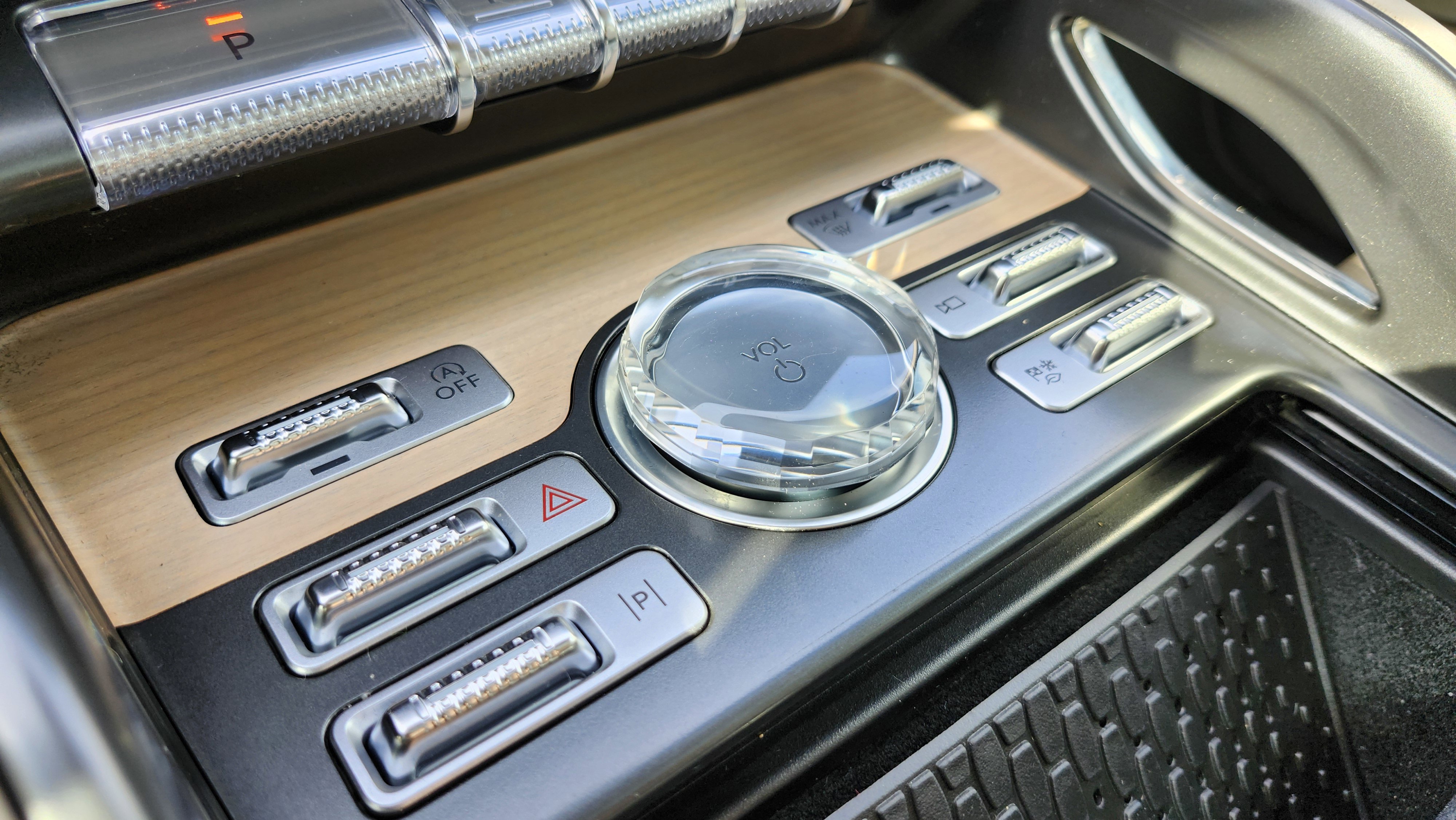 Used 2024 Lincoln Nautilus Reserve w/ Equipment Group 202A image 10