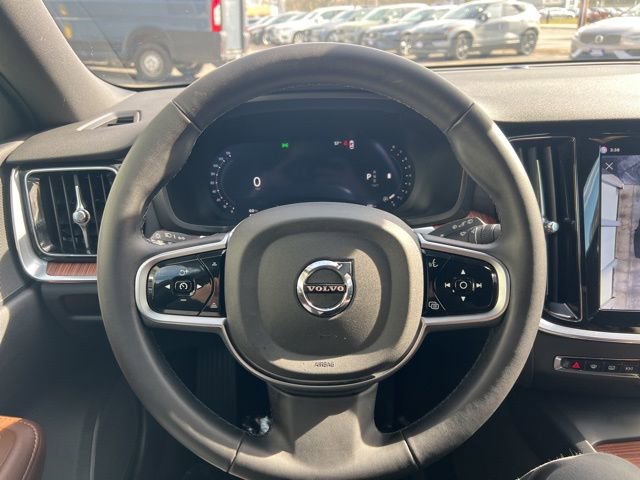 Used 2025 Volvo V60 B5 Cross Country Plus image 30