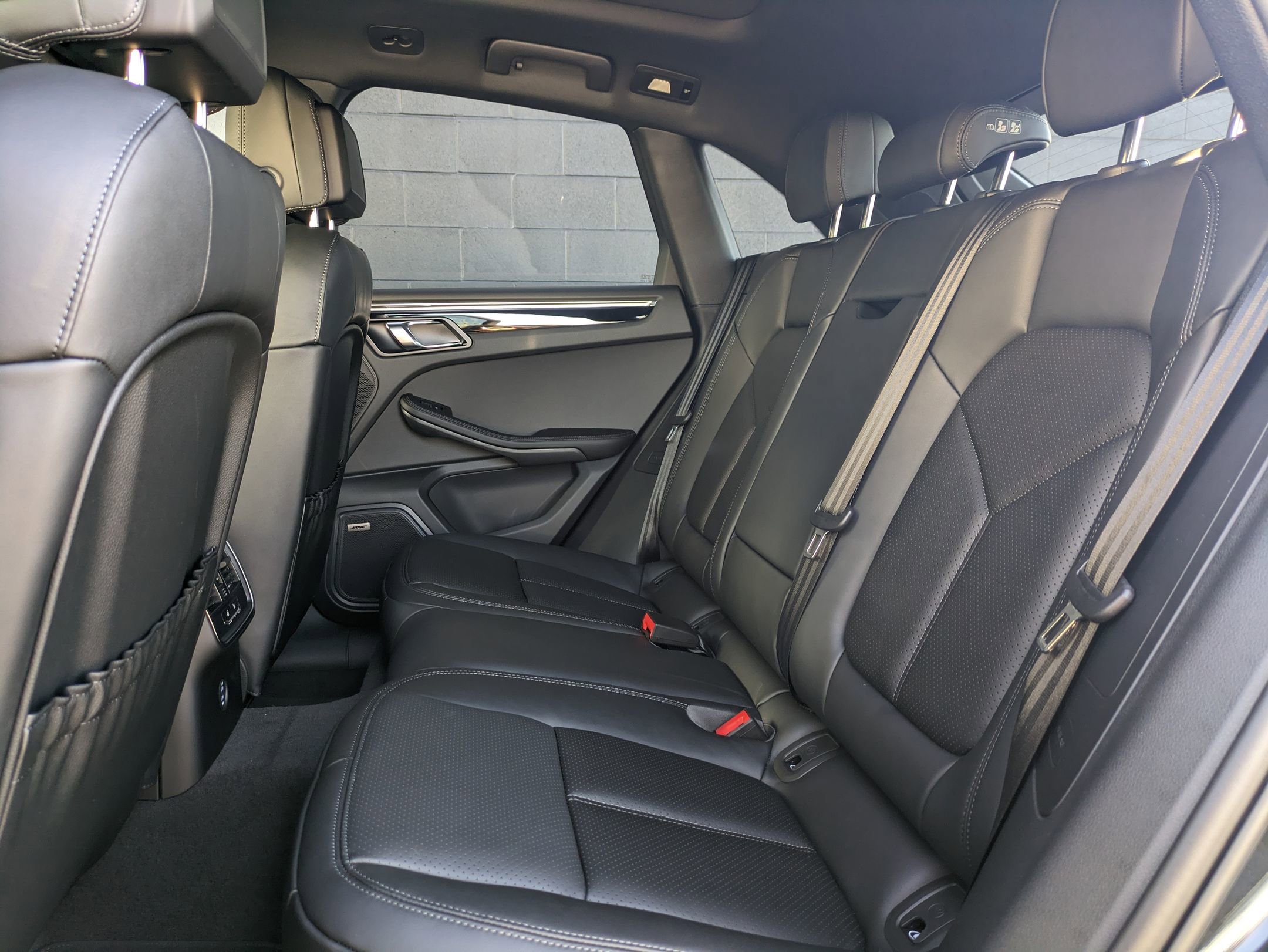 Certified 2025 Porsche Macan image 23