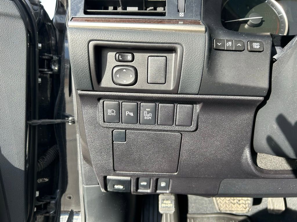 Used 2017 Lexus ES 350 w/ Navigation System Package image 26