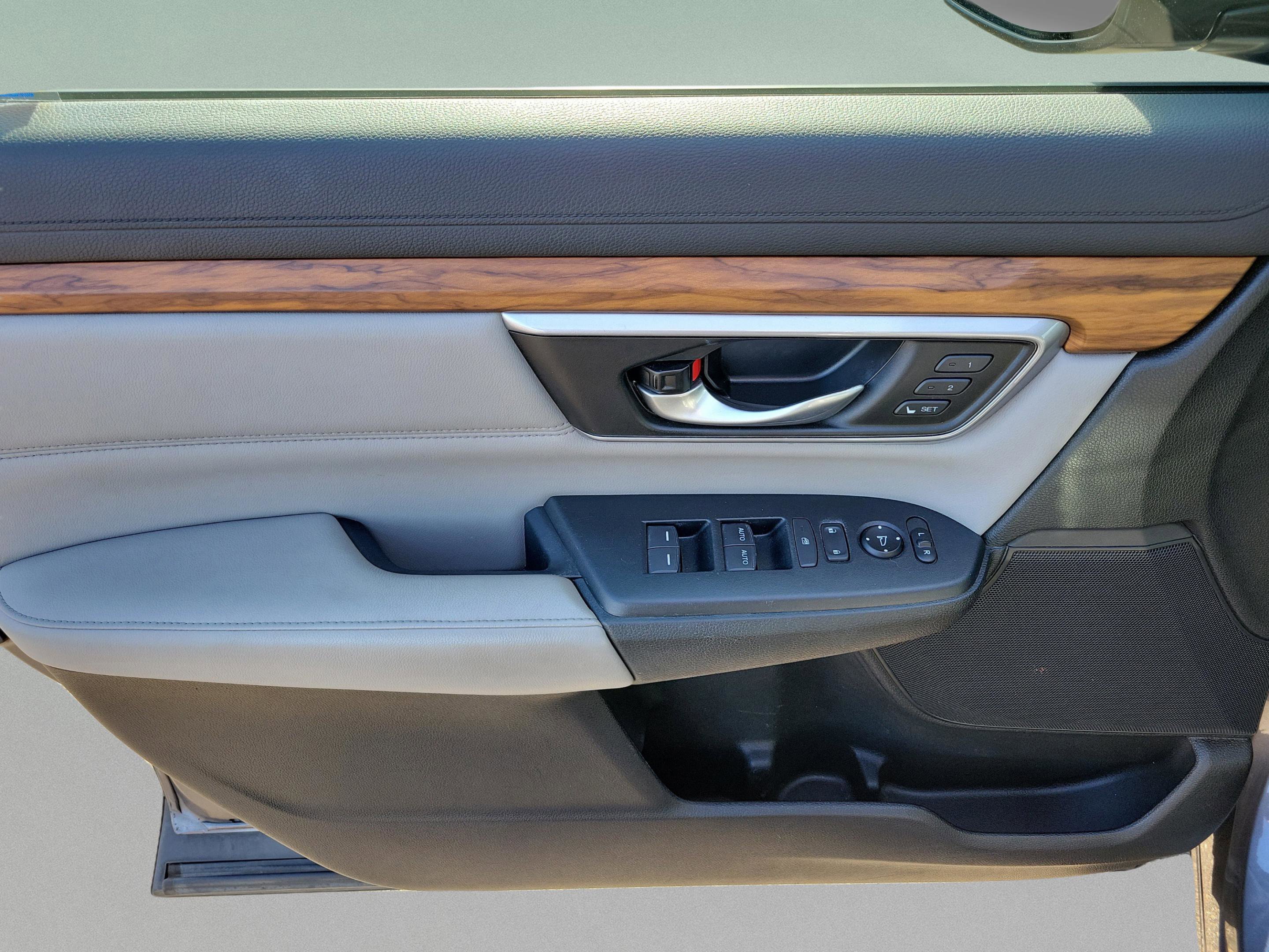 Certified 2017 Honda CR-V Touring image 19