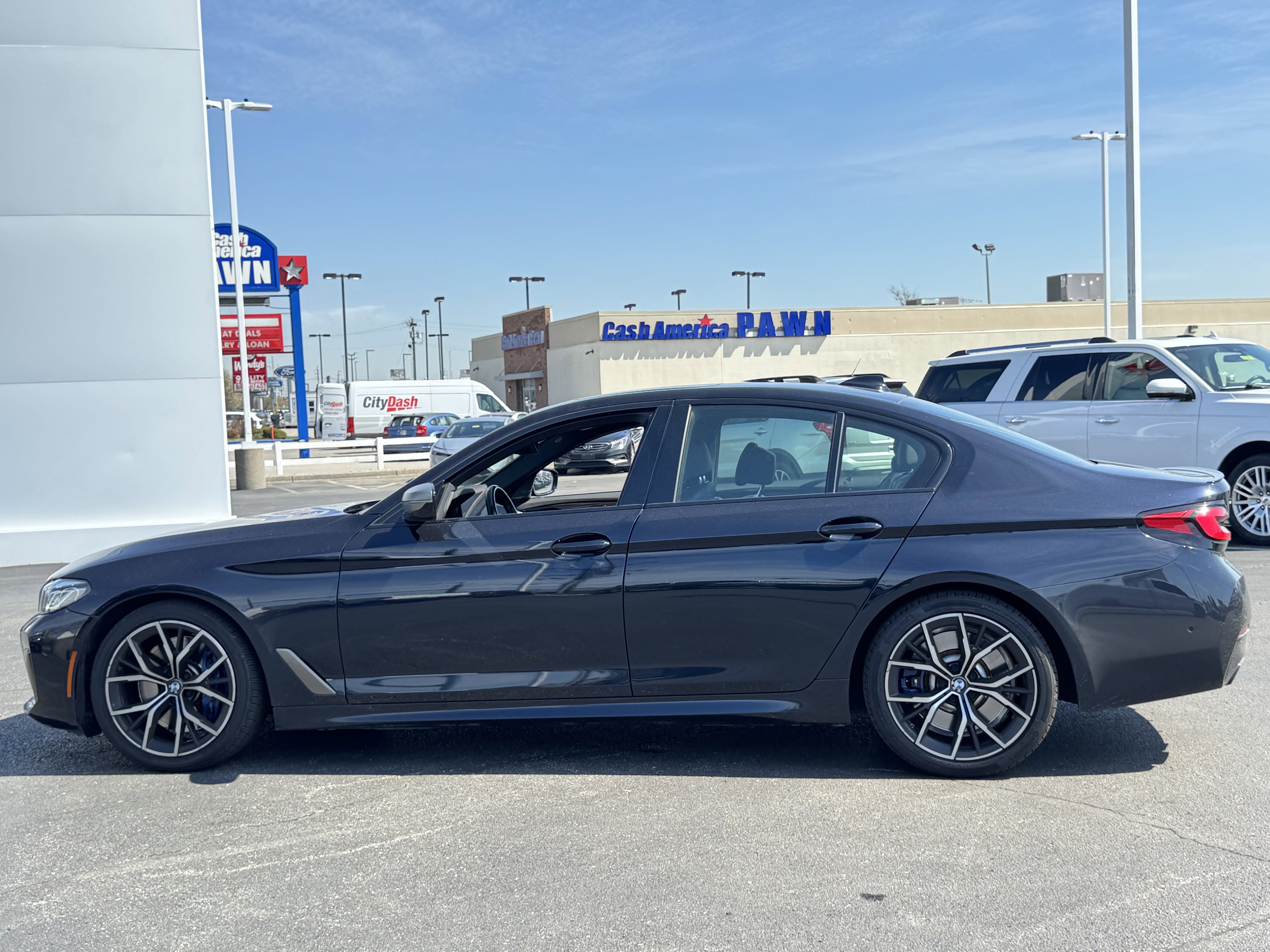 Used 2022 BMW M550i xDrive image 13