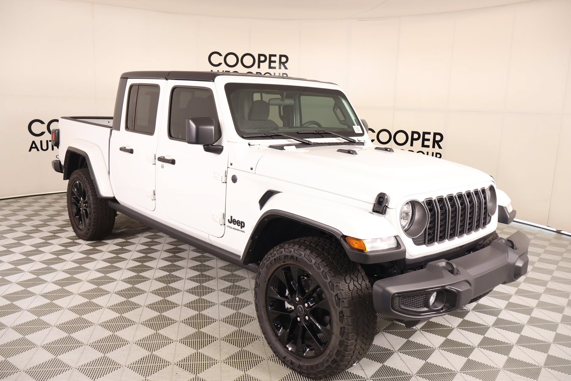 Used 2025 Jeep Gladiator Sport