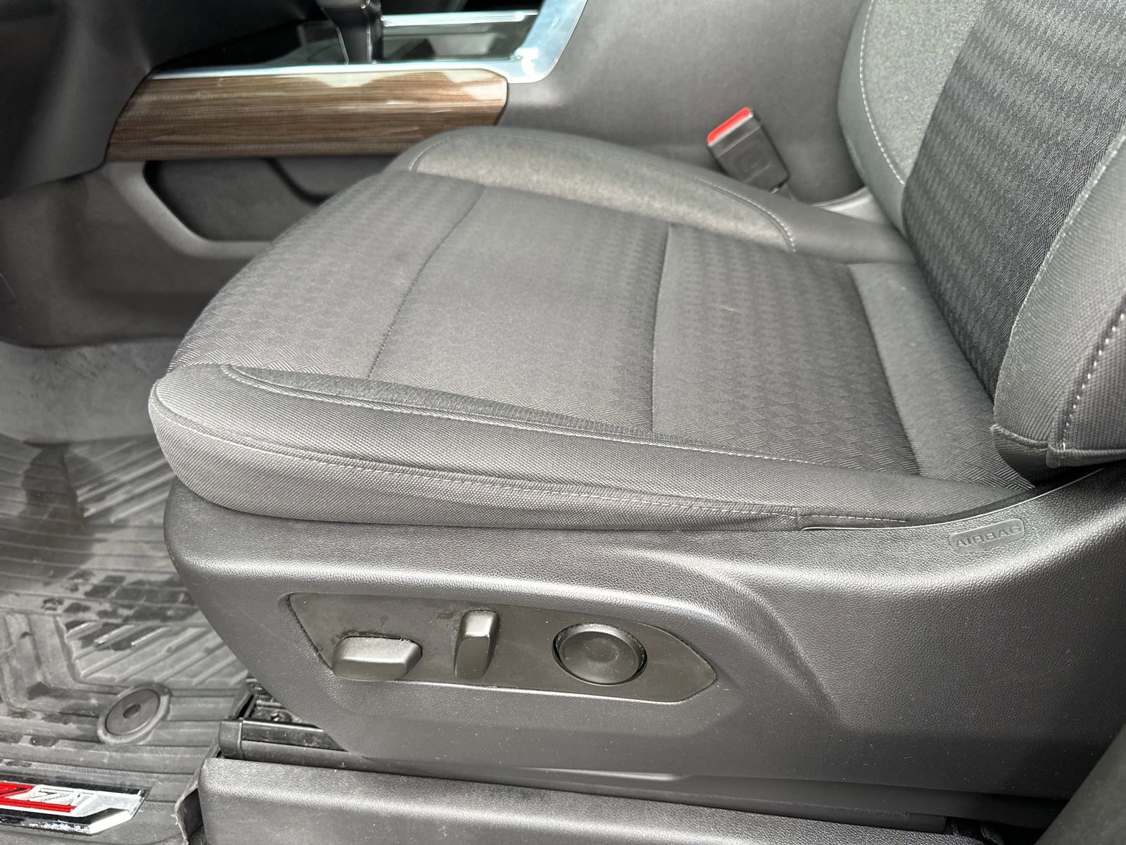 Used 2022 Chevrolet Silverado 1500 LT Trail Boss w/ Convenience Package II image 18