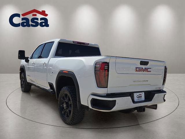 Used 2024 GMC Sierra 2500 AT4 AWD/4WD image 2
