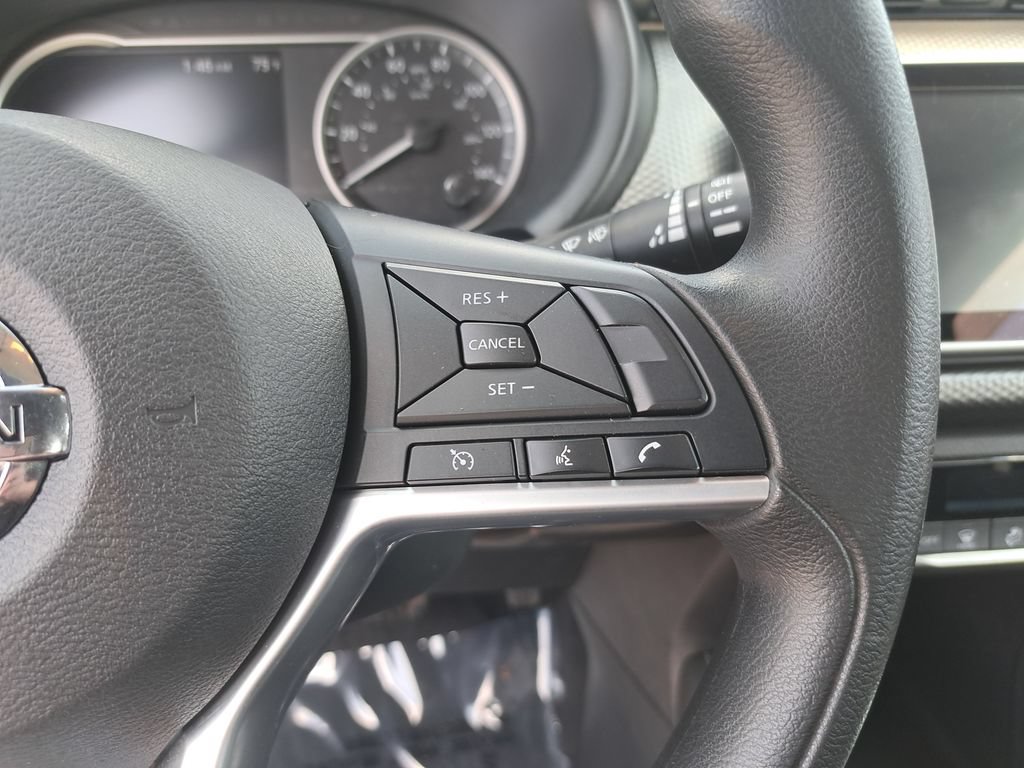 Used 2019 Nissan Kicks SV FWD image 18