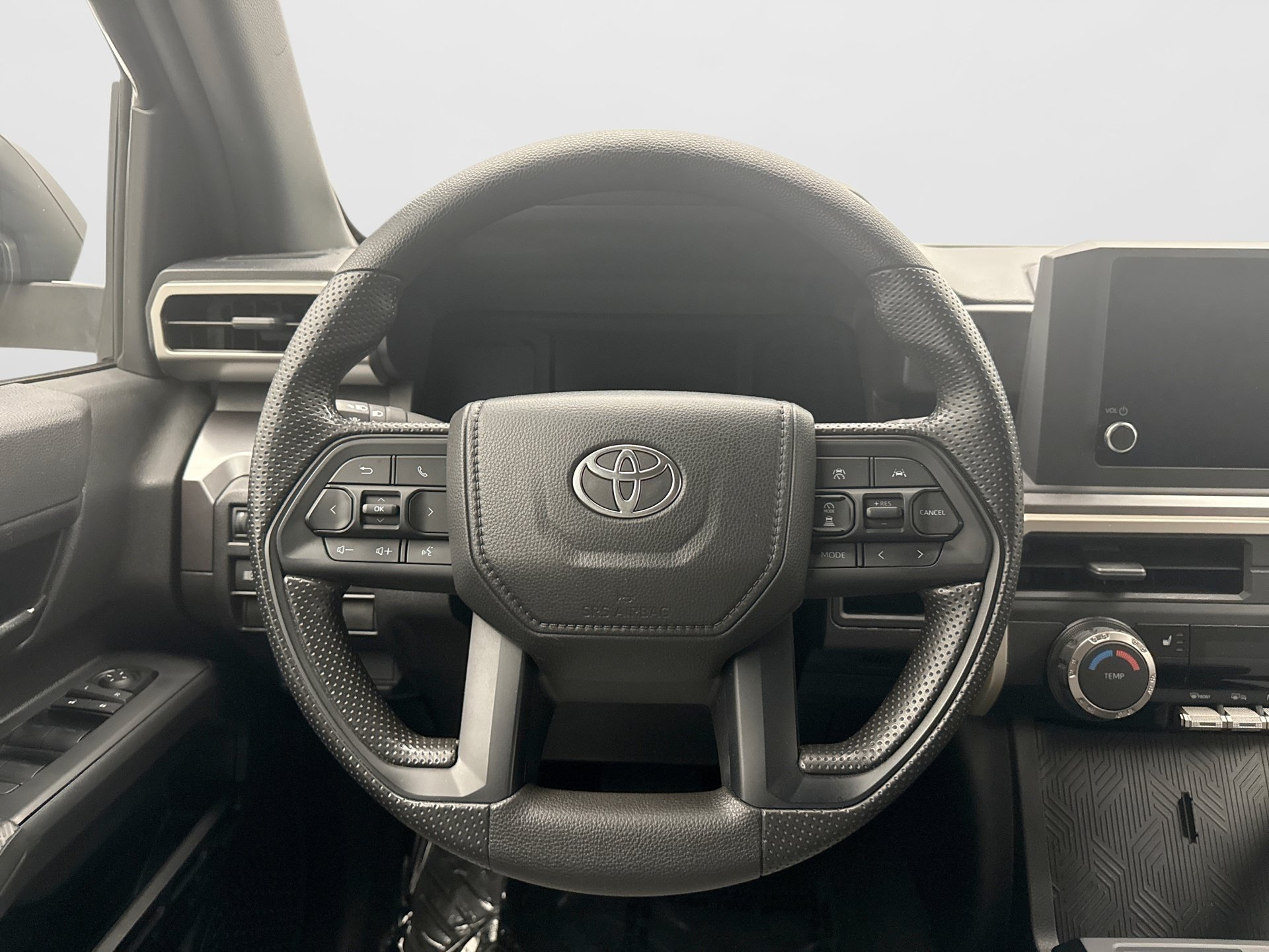 Used 2025 Toyota Tacoma SR5 AWD/4WD image 12