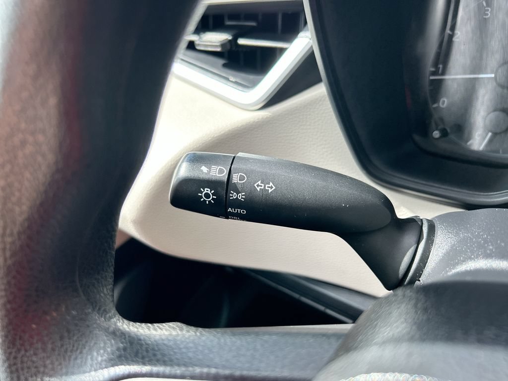 Used 2025 Toyota Corolla LE FWD image 19