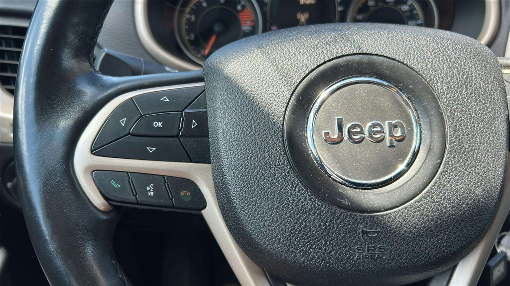 Used 2018 Jeep Cherokee Latitude w/ Altitude Package AWD/4WD image 20