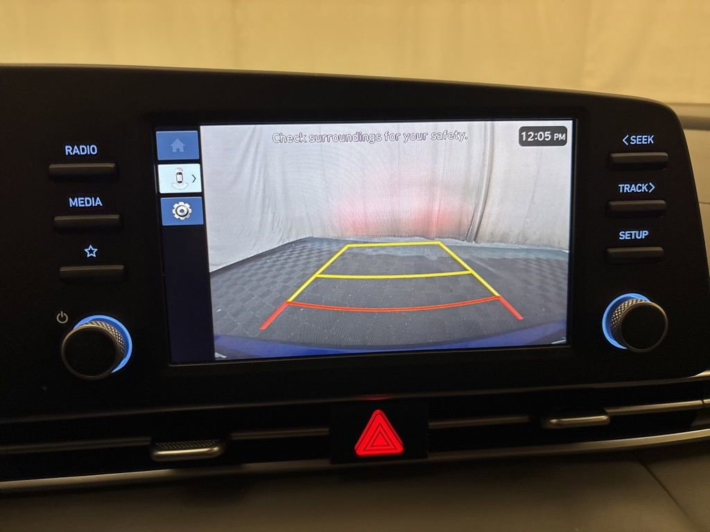 Certified 2025 Hyundai Elantra SE image 18