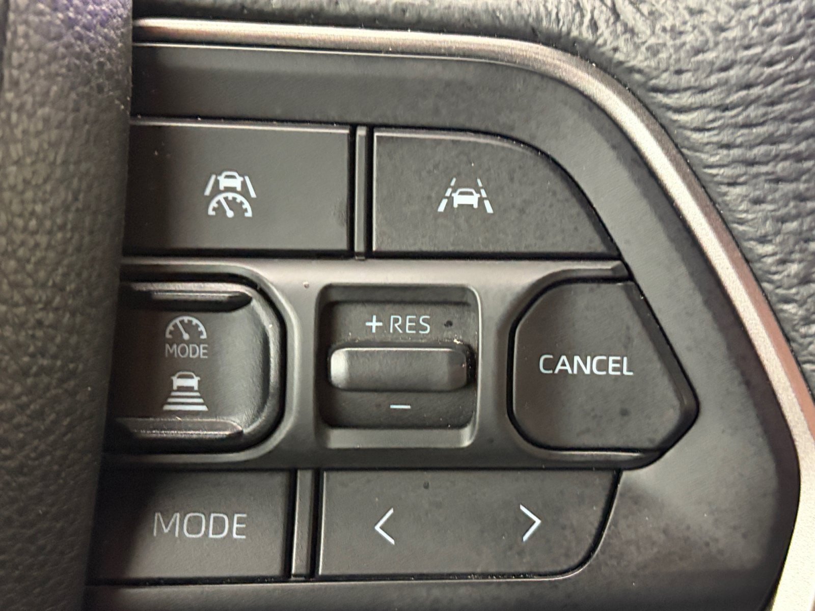 Used 2025 Toyota Tacoma TRD Sport w/ TRD Sport Upgrade Package AWD/4WD image 18