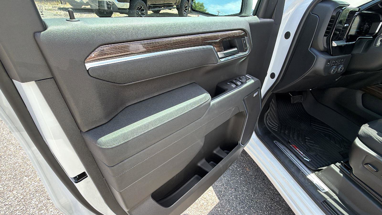 New 2026 Chevrolet Silverado 1500 RST AWD/4WD image 11