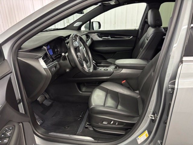 Used 2023 Cadillac XT5 Premium Luxury AWD/4WD image 2