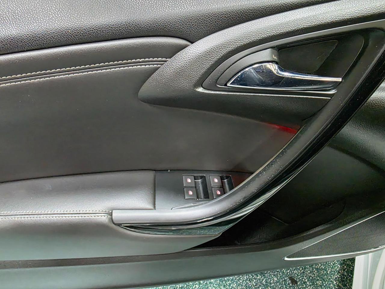 Used 2019 Buick Cascada Premium FWD image 18