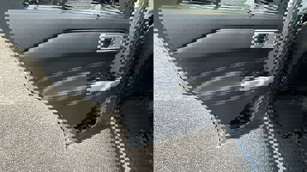 Used 2020 Ford Explorer Limited w/ Class III Trailer Tow Package image 21