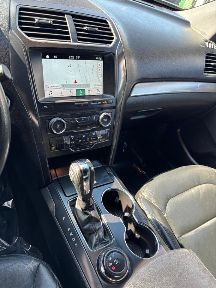 Used 2018 Ford Explorer XLT w/ Equipment Group 202A AWD/4WD image 11