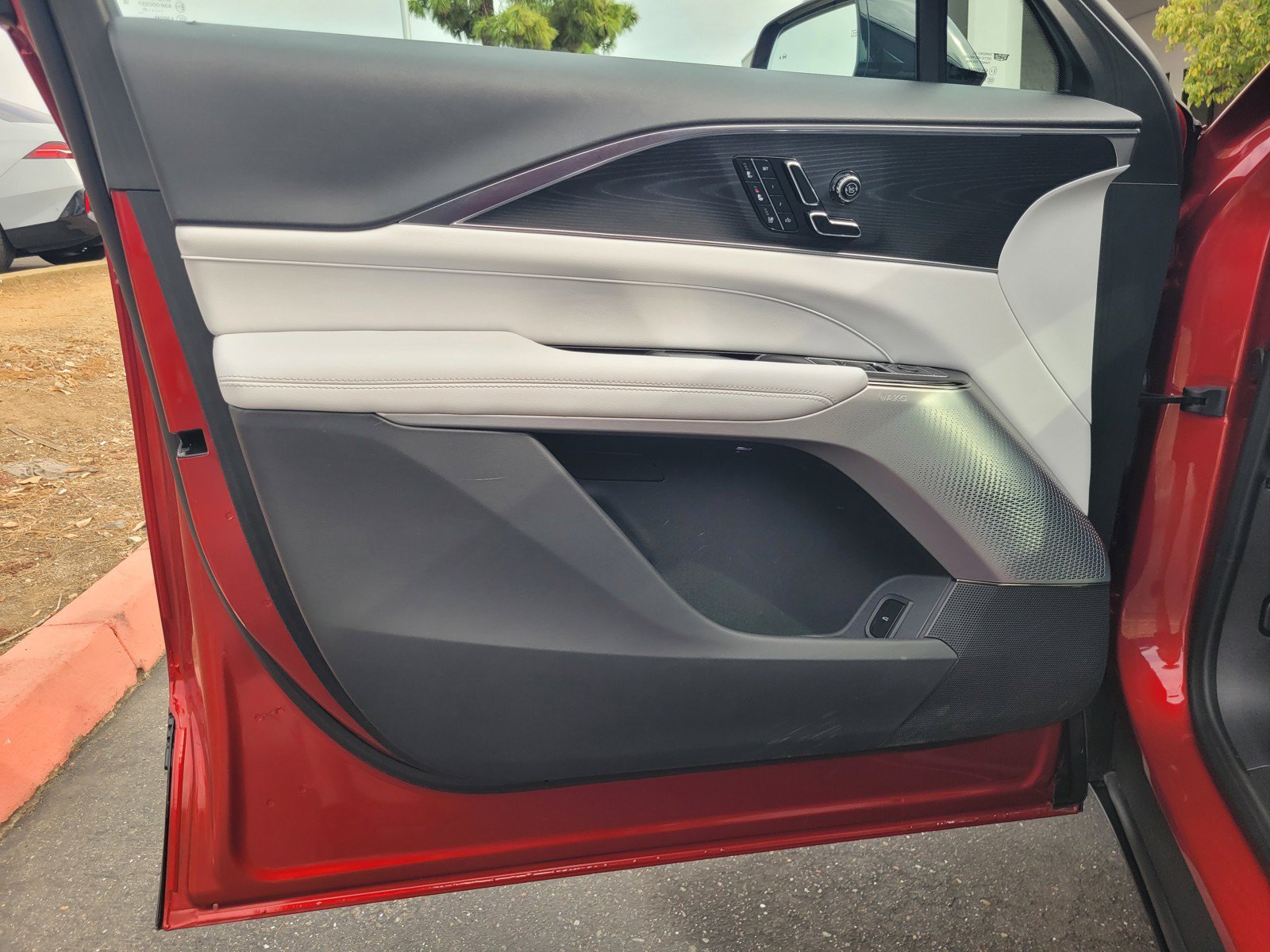 Certified 2025 Cadillac Lyriq Luxury AWD/4WD image 14