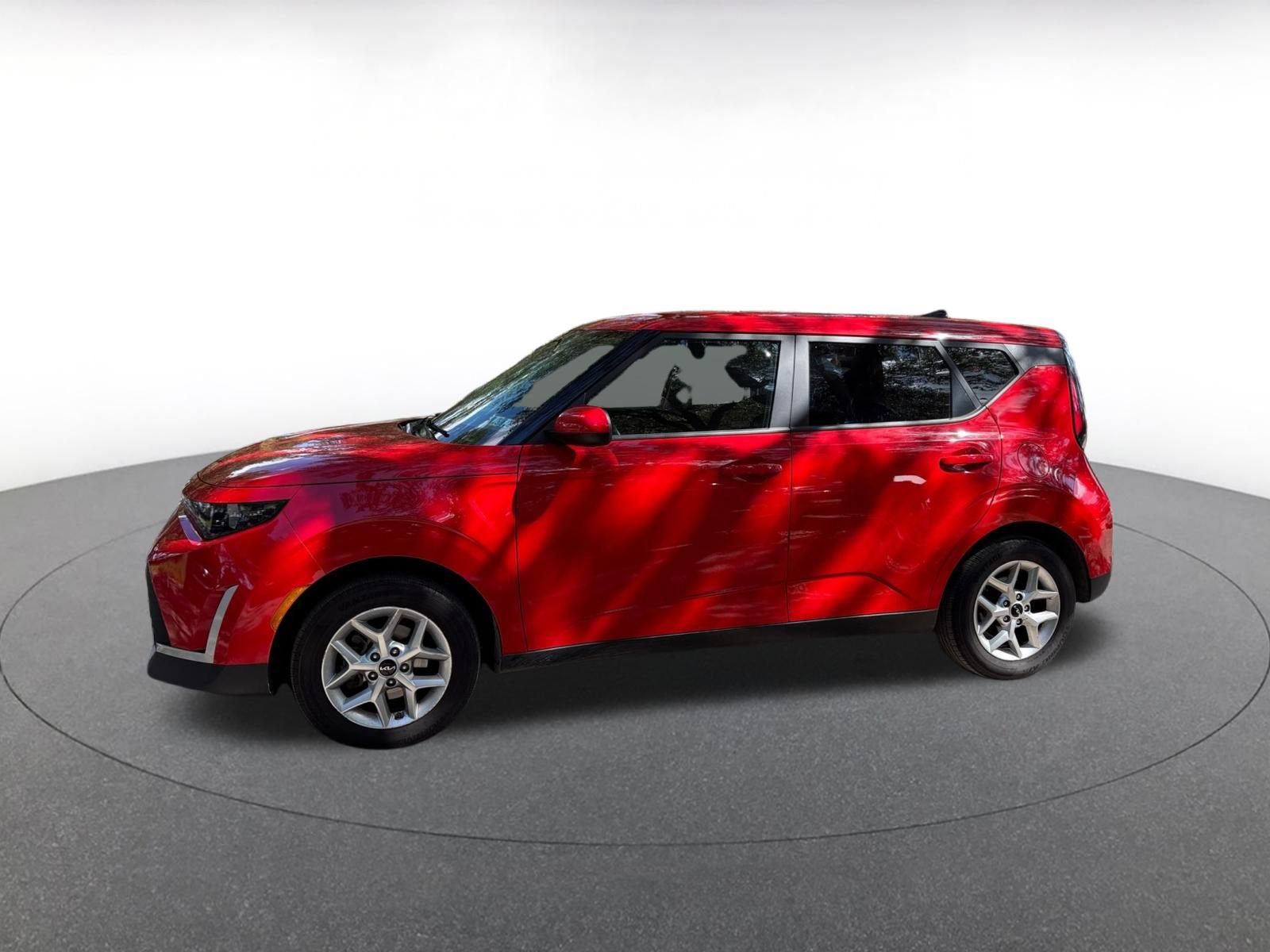 Used 2025 Kia Soul LX w/ LX Technology Package FWD image 6