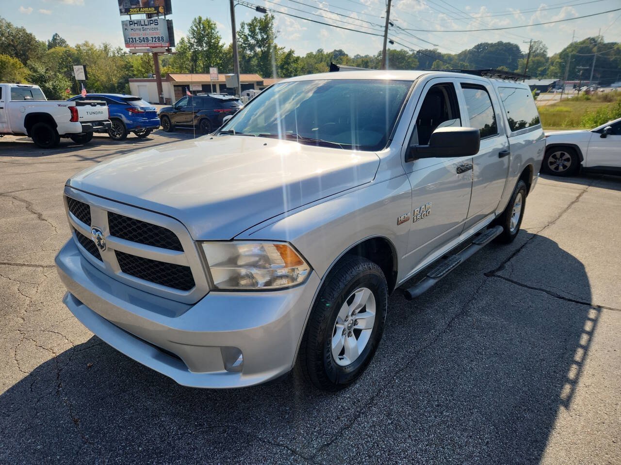 Used 2018 RAM 1500 Express AWD/4WD image 4