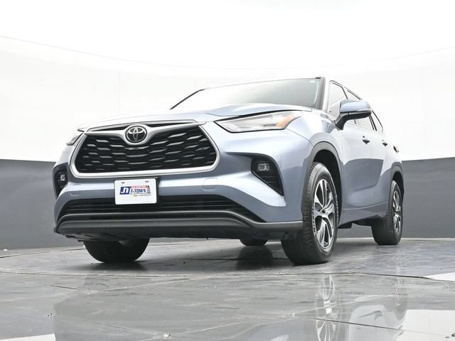 Used 2021 Toyota Highlander XLE FWD image 55