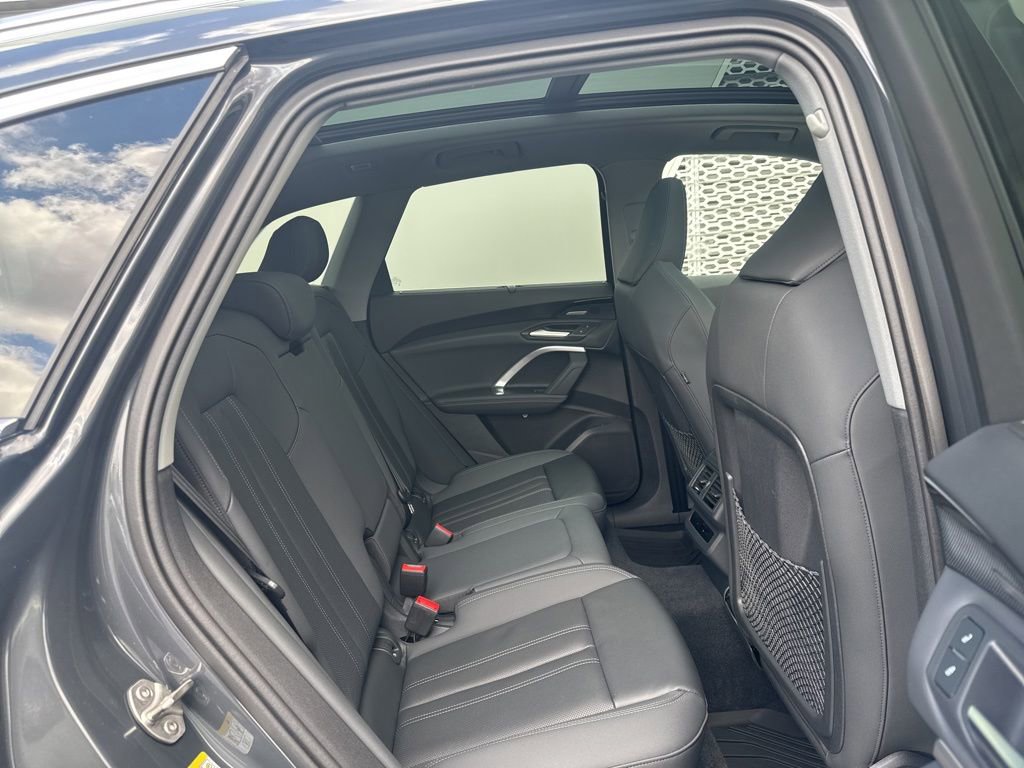 Used 2025 Audi Q5 Premium Plus w/ Premium Plus AWD/4WD image 11
