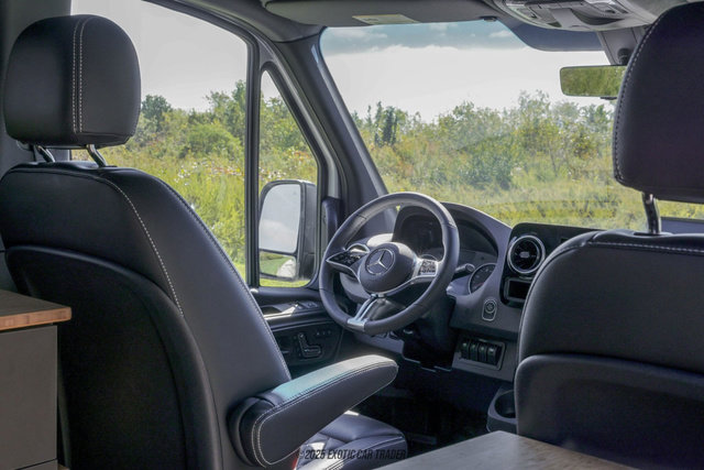 Used 2025 Mercedes-Benz Sprinter 2500 image 94